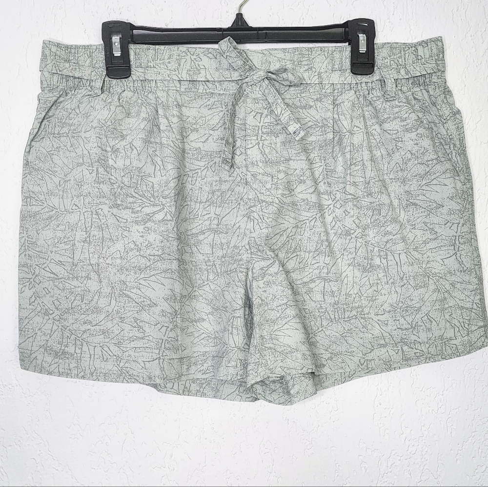 Women's Columbia 100% Organic Cotton Shorts Size L XL Lightweight Shorts Elastic